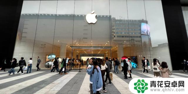 为什么越来越多的人选择苹果手机?手机店老板揭示三个真实原因