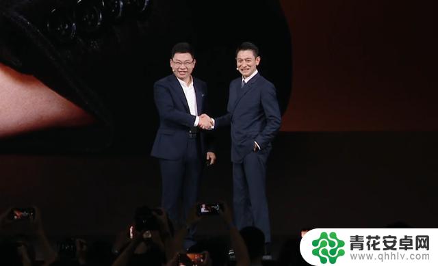 华为最新推出的“超大屏手机”售价3299元，看完让我心动想购买!