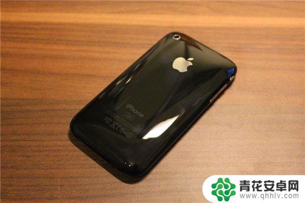 苹果哪款手机后壳不是玻璃的 历代苹果iPhone机身材料发展趋势