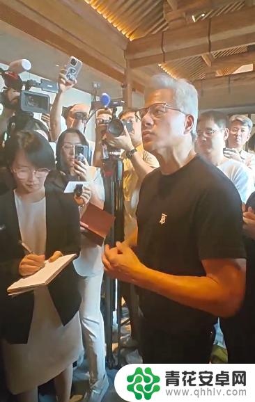 4万亿美元CEO的手机选择:黄仁勋曝光,安卓系统纯正简洁