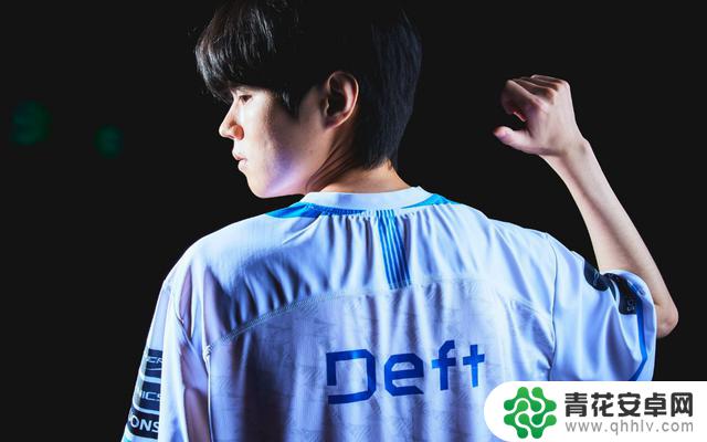 Deft入伍:电竞事业与兵役责任的冲突