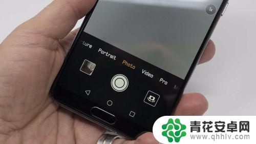 手机怎么开自动变焦 华为p20pro手机怎么调整变焦