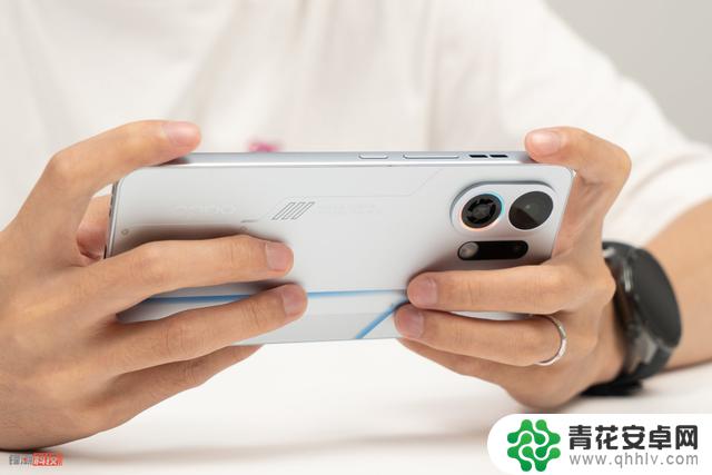 OPPO K13 Turbo Pro评测：手机里竟然搭载了风扇？