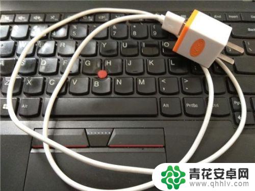 w740手机怎么打不开了 手机突然黑屏无法开机怎么办