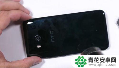 htc手机怎么更换屏幕 HTC U11换充电端口教程