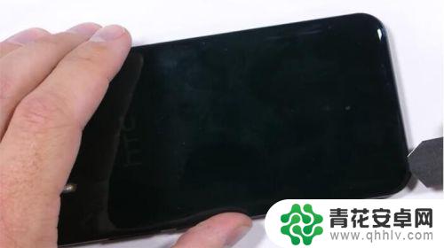 htc手机怎么更换屏幕 HTC U11换充电端口教程