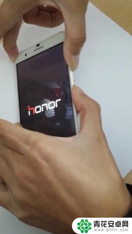 手机锁屏了如何解锁 怎么解锁手机密码锁