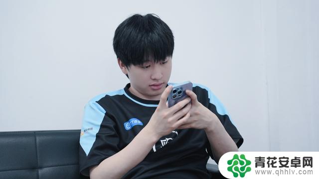 清融离开JDG与无畏再度相聚,正式加盟Hero,帆帆确定加盟EDGM