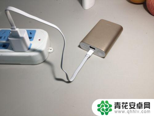 苹果手机怎么用充电宝 给苹果手机充电的充电宝使用技巧