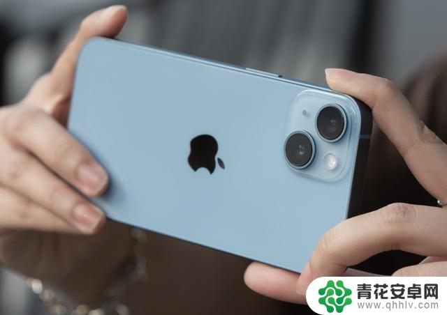 2025年国内苹果手机价格暴跌,这3款“值得入手”的机型不容错过