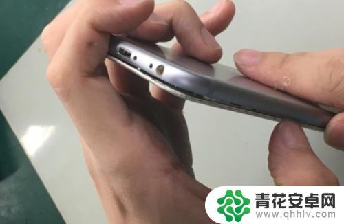 怎么拆苹果手机后盖6s iPhone 6s拆机步骤图文教程